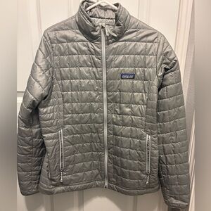 Patagonia women’s nano puff jacket. Size large. Gray. Slightly used.